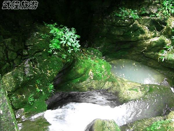 龍水峽地縫景點(diǎn)“圣象戲水”