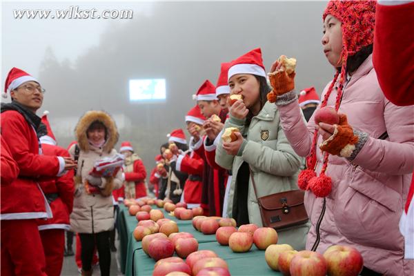 仙女山國(guó)際大學(xué)生萬(wàn)人圣誕炫跑節(jié)