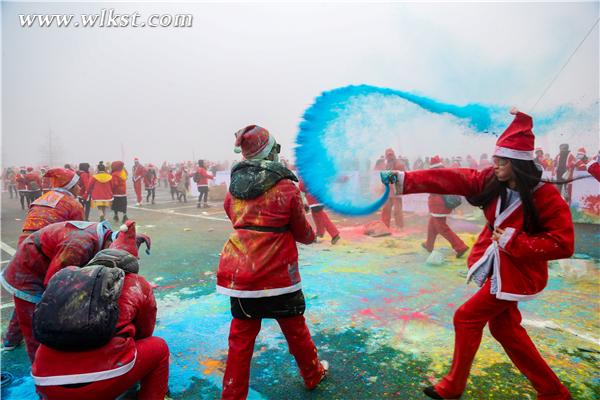 聚焦仙女山圣誕炫跑節(jié) 六千大學(xué)生引健康運(yùn)動(dòng)熱潮