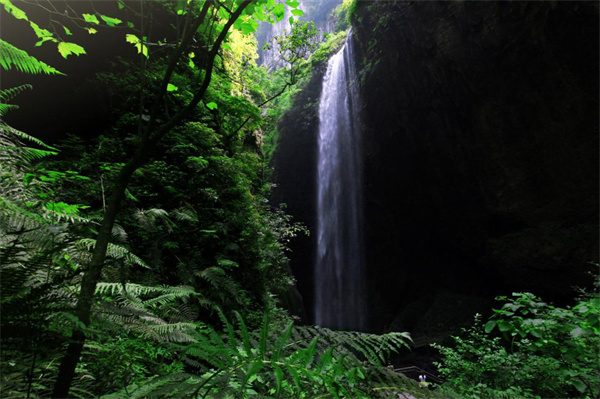 龍水峽地縫銀河飛瀑