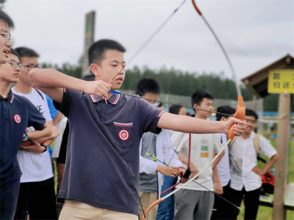 體驗(yàn)射箭項(xiàng)目