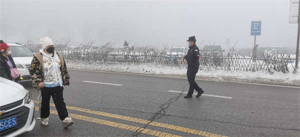 民警景區(qū)執(zhí)勤